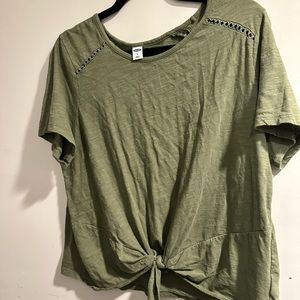 Women’s Green Short Sleeve Top